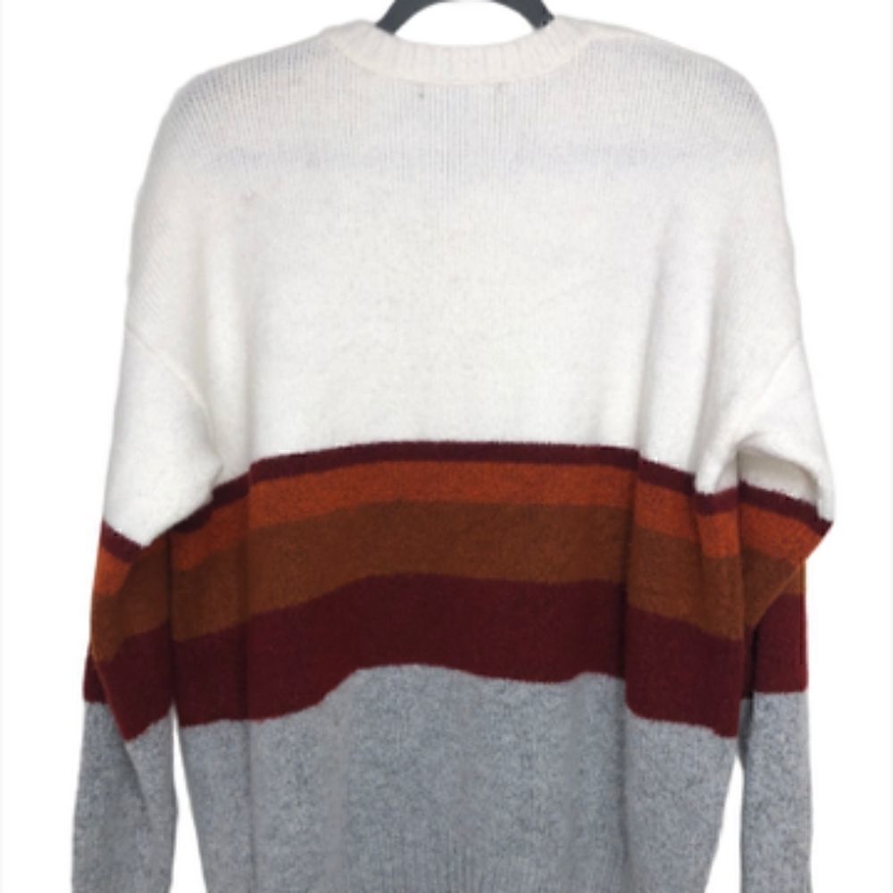 Long Sleeved Color Block Sweater - Picture 2 of 3